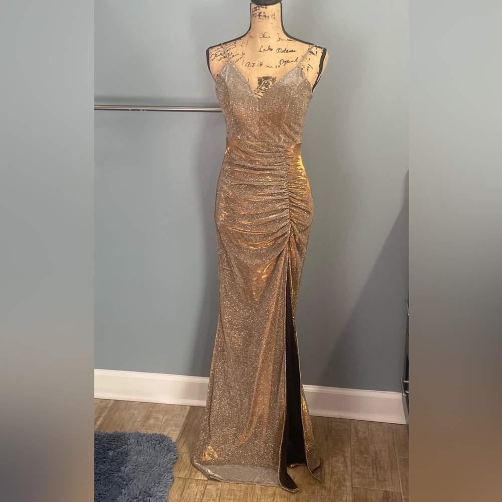 Junior’s Honey & Rosie Evening Gown, Gold, Size Medium. Worn once.